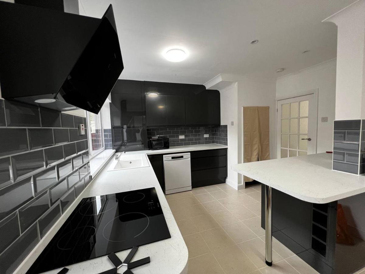 Springfield House- Near Newcastle Centre, Hospital And Keele University! Stoke-on-Trent 外观 照片