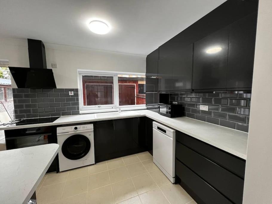 Springfield House- Near Newcastle Centre, Hospital And Keele University! Stoke-on-Trent 外观 照片