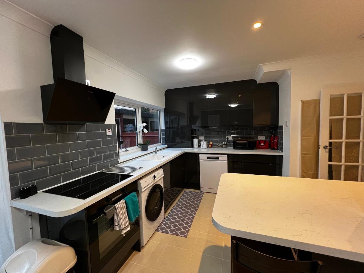 Springfield House- Near Newcastle Centre, Hospital And Keele University! Stoke-on-Trent 外观 照片